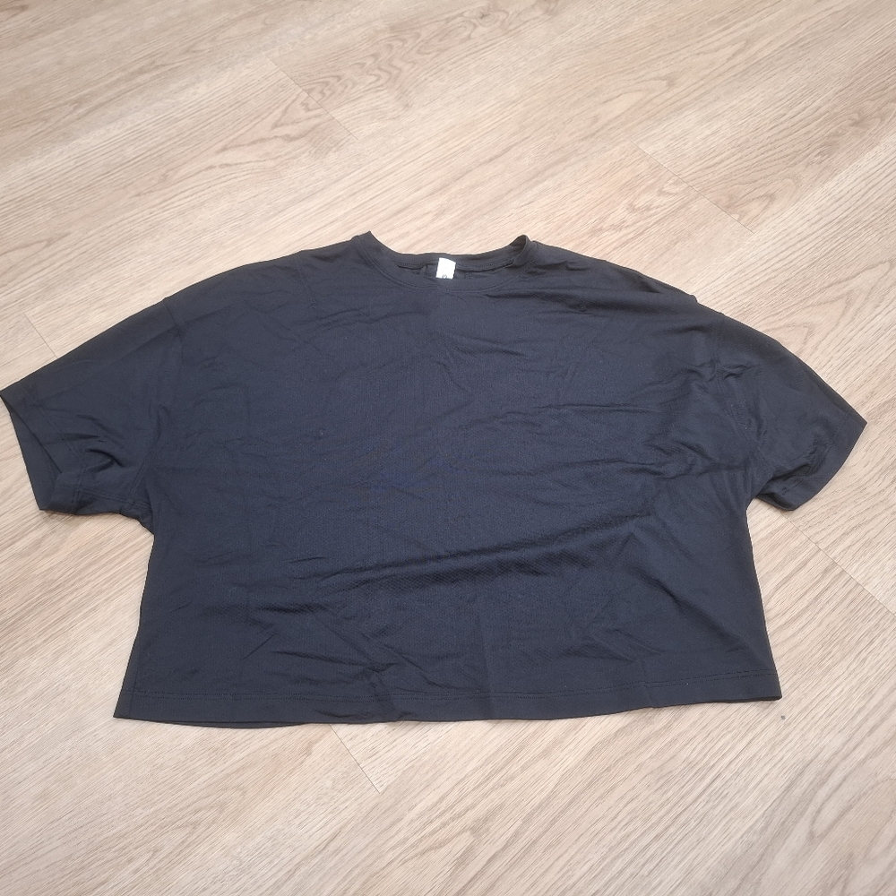 Lululemon Cropped T-Shirt